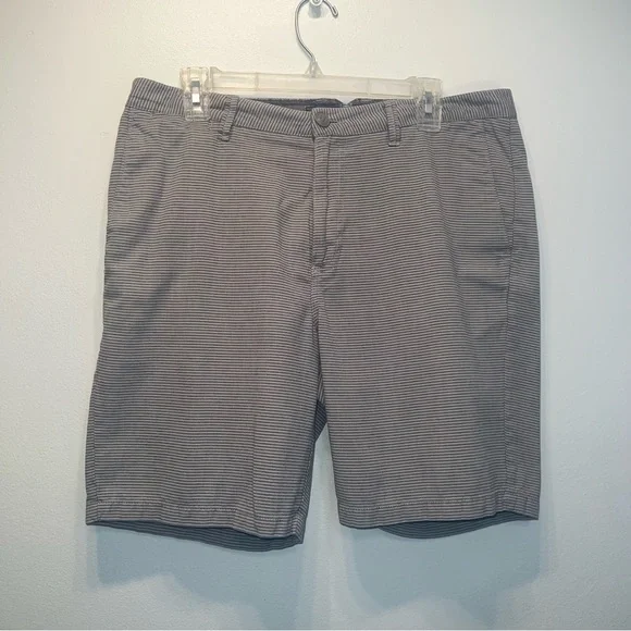 VANS Classic California Style CASUAL SHORTS Mens 34 Light/Dark Gray Stripes - Picture 1 of 6